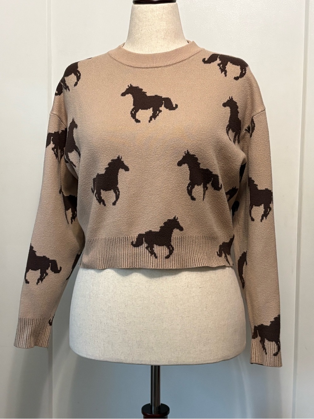 Arden B. Y2K Vintage Horse Print Cropped Knit Sweater Small